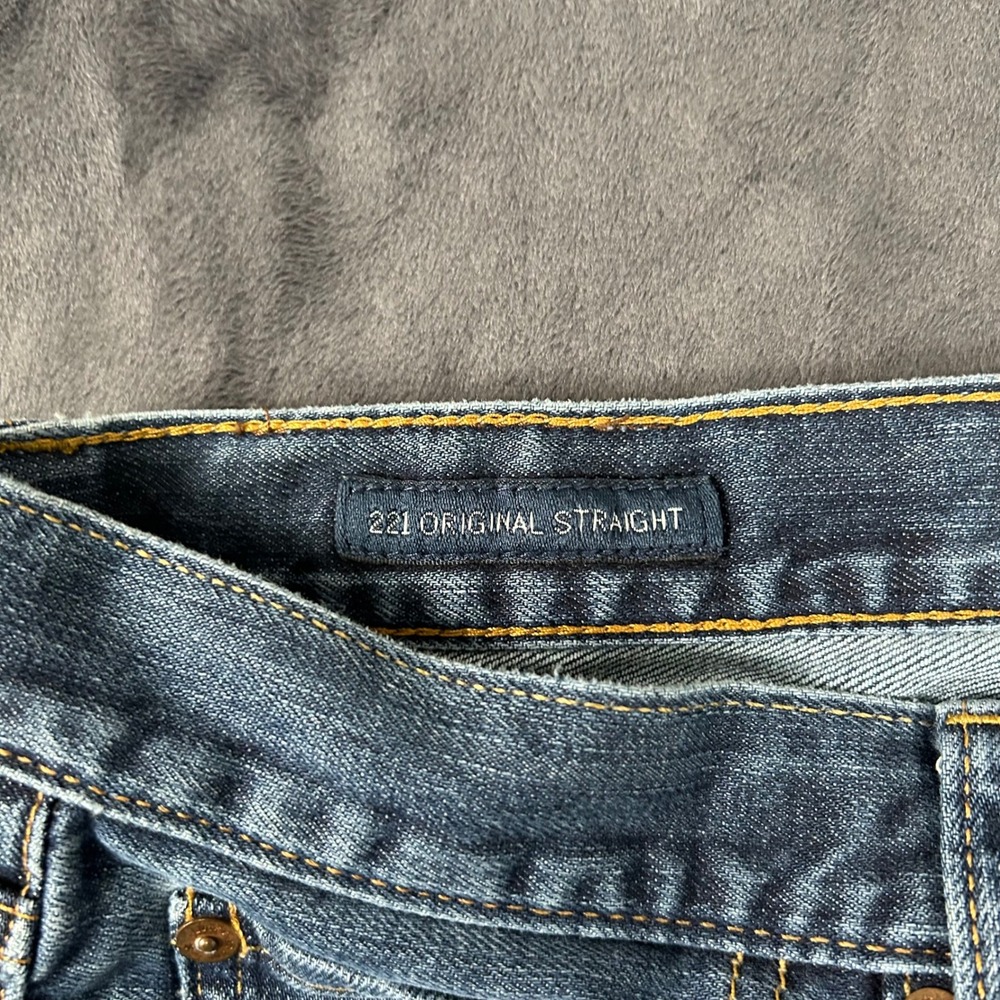 Lucky Brand Jeans Mens 34x30 Blue 221 Original Straight Medium Wash Denim - Picture 6 of 10